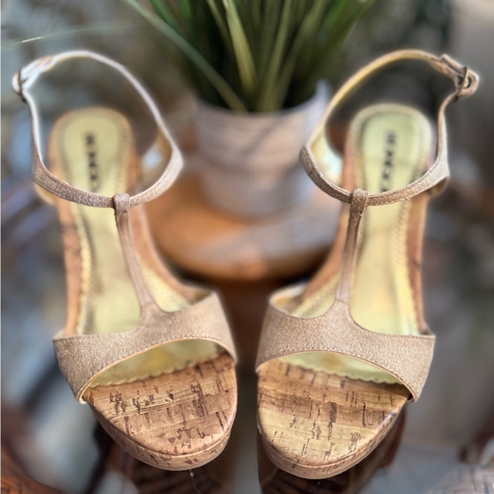 BONGO Tan Strappy Sandals